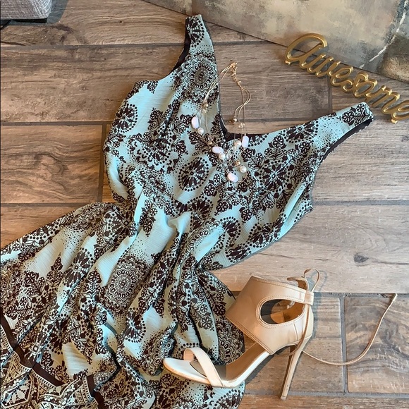 R&M Richards Dresses & Skirts - R&M Richards classy tea length dress-EUC